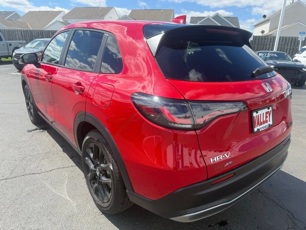 Used 2025 Honda HR-V Sport image 5