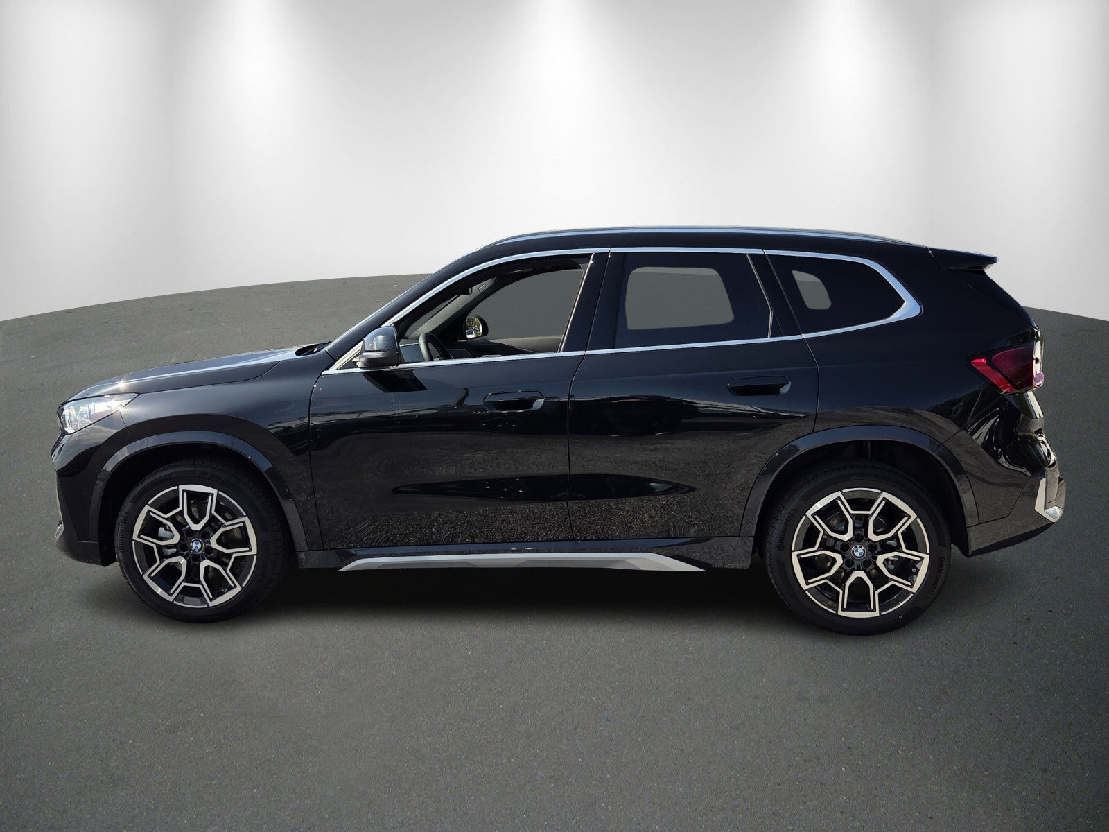 New 2026 BMW X1 xDrive28i w/ Convenience Package image 4