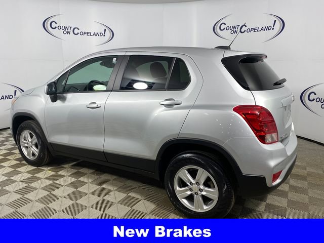 Certified 2022 Chevrolet Trax LS w/ Tint and Cruise Package image 5