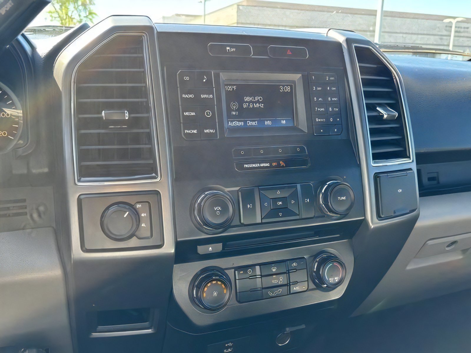 Used 2017 Ford F150 XLT AWD/4WD image 14