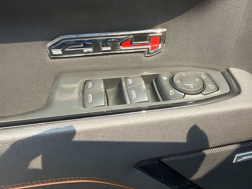 Used 2025 GMC Sierra 1500 AT4 w/ Technology Package AWD/4WD image 28