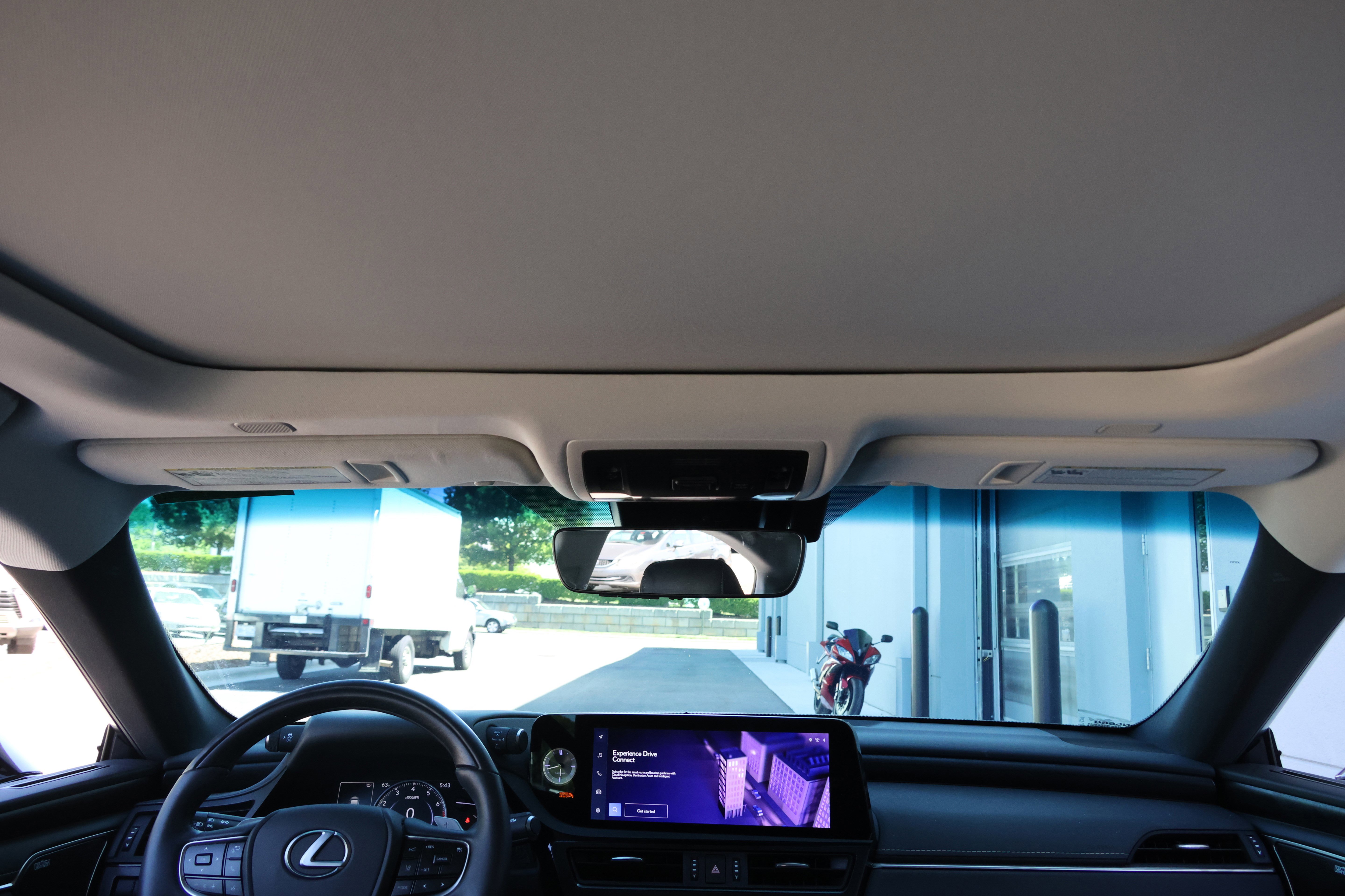 Used 2024 Lexus ES 350 Ultra Luxury w/ Accessory Package (Z2) image 33