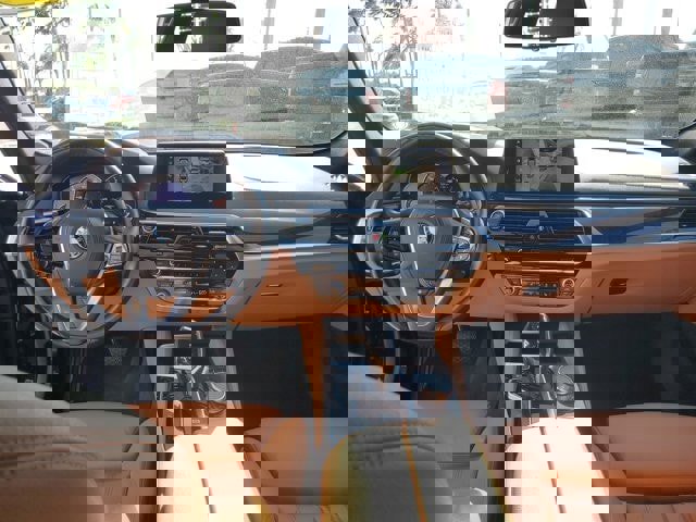 Used 2018 BMW 530i xDrive w/ Premium Package image 15