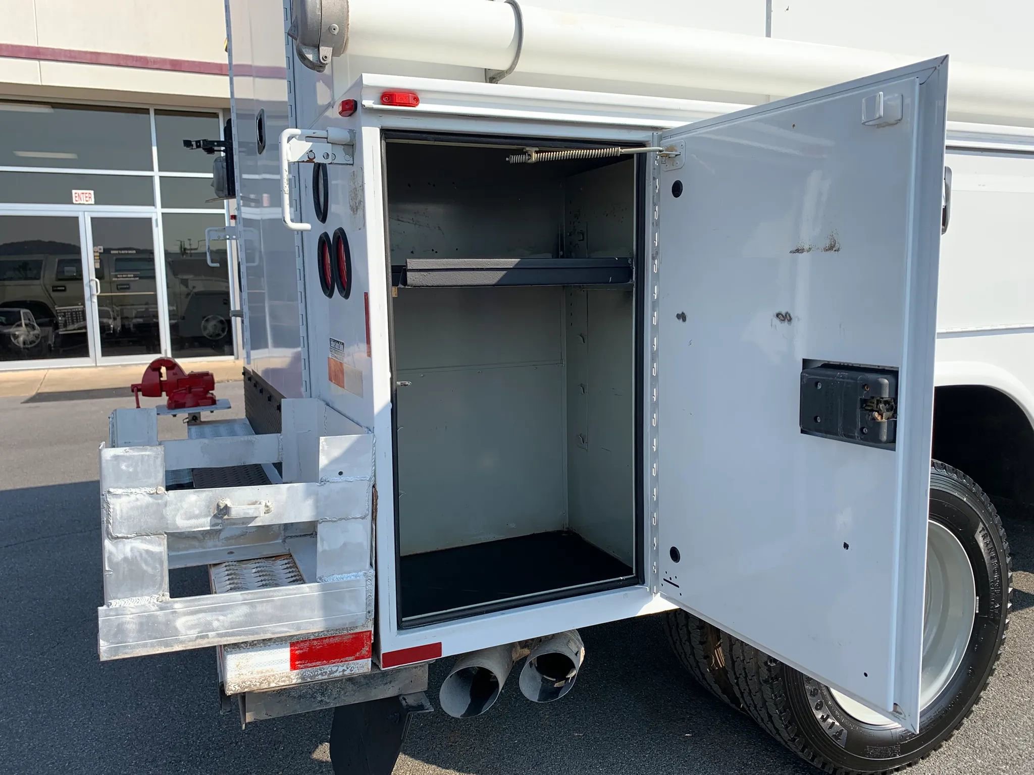 Used 2016 Ford F550 4x4 Regular Cab Super Duty image 34