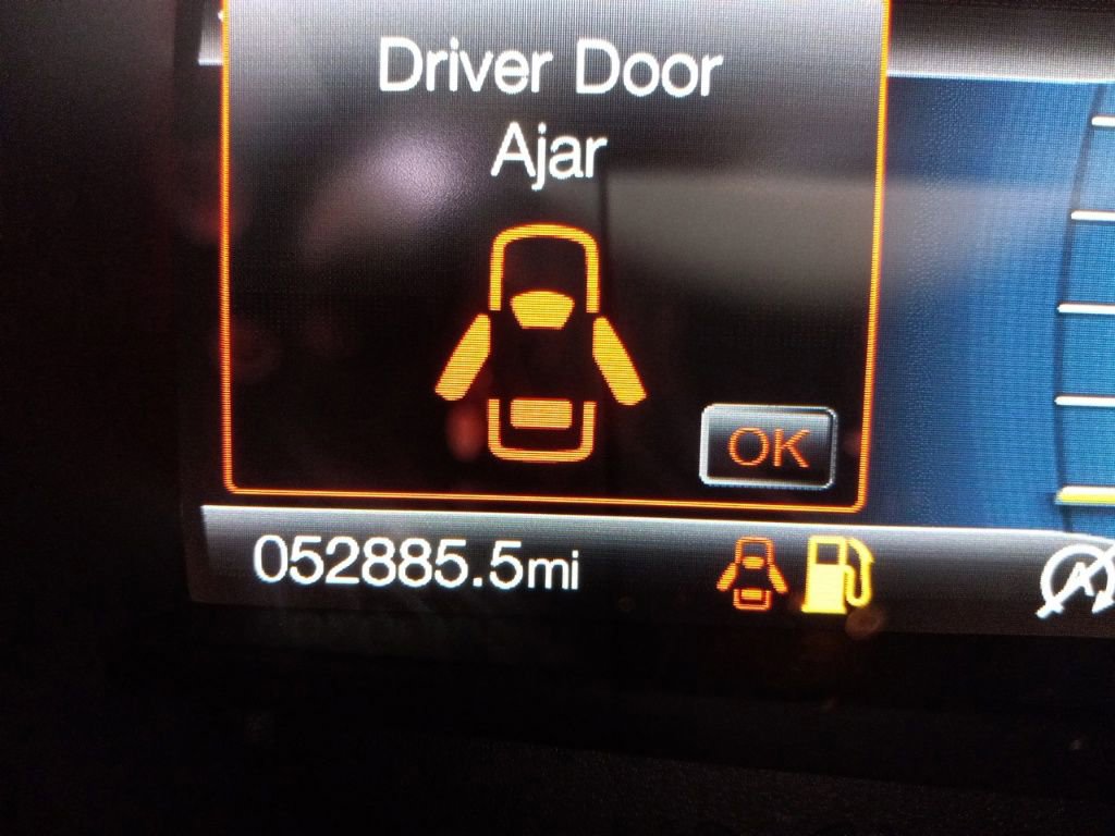 Used 2021 Ford Edge ST-Line w/ Cold Weather Package image 40