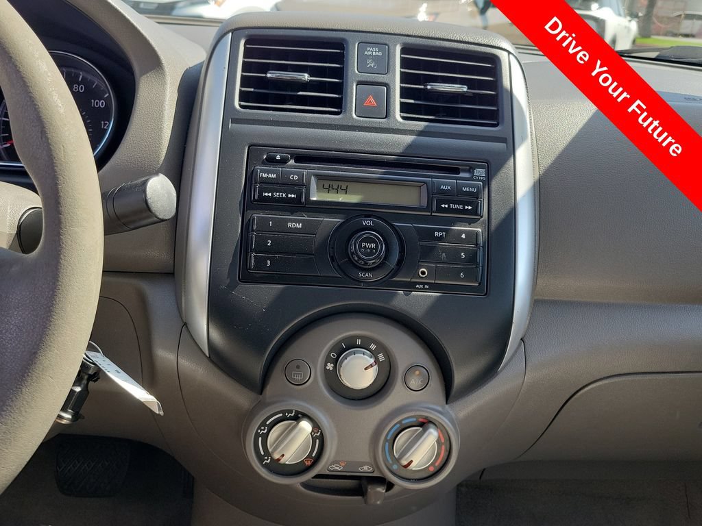 Used 2014 Nissan Versa SV FWD image 13