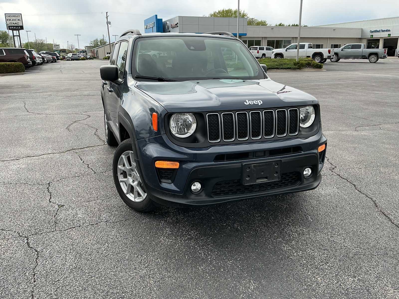 Used 2022 Jeep Renegade Latitude w/ Convenience Group AWD/4WD image 1