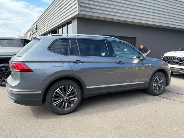 Used 2024 Volkswagen Tiguan Wolfsburg Edition w/ Panoramic Sunroof Package AWD/4WD image 3