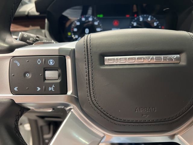 Used 2024 Land Rover Discovery Dynamic SE AWD/4WD image 26