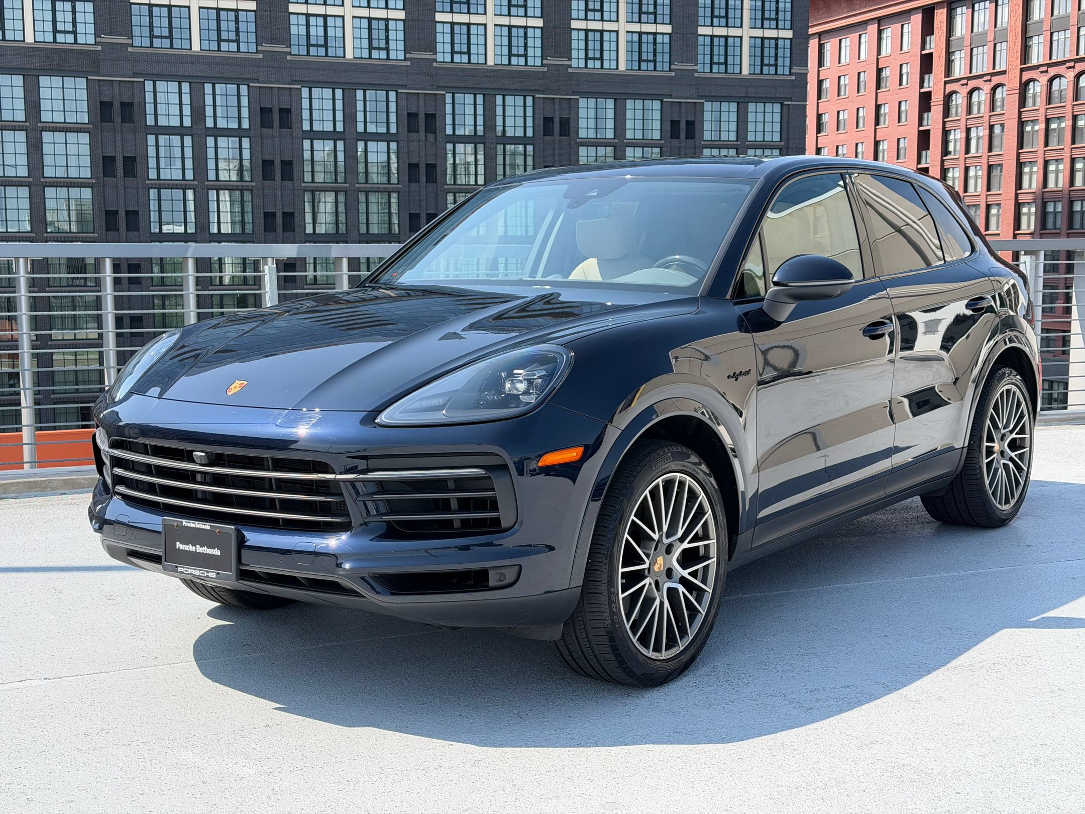 Certified 2023 Porsche Cayenne Platinum Edition AWD/4WD image 1