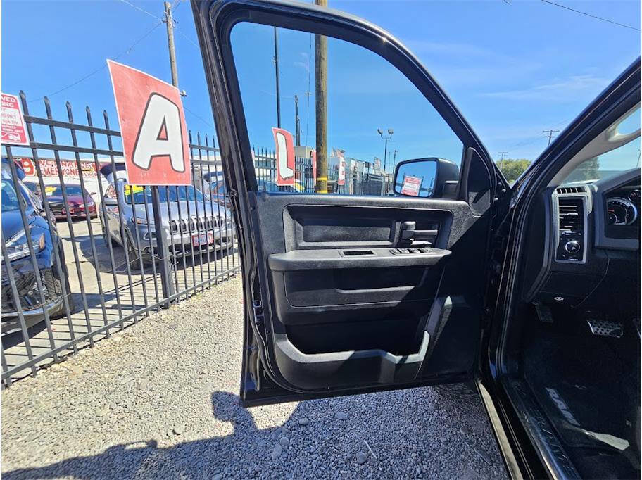 Used 2013 RAM 1500 Express RWD image 39
