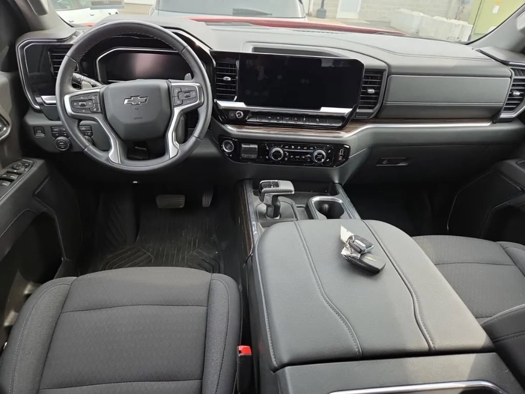 Used 2023 Chevrolet Silverado 1500 RST AWD/4WD image 4
