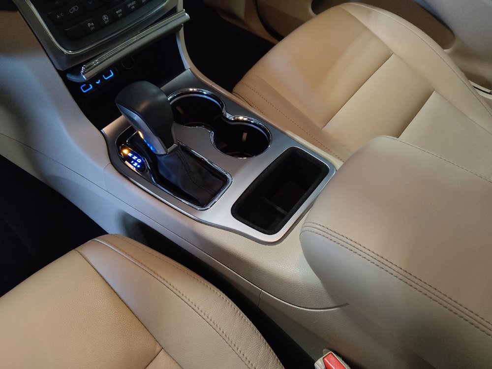 Used 2018 Jeep Grand Cherokee Laredo image 26