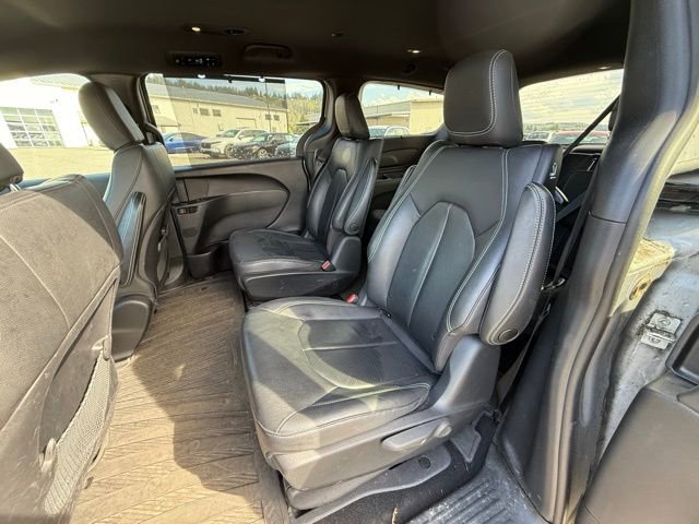 Used 2019 Chrysler Pacifica Touring-L w/ S Appearance Package image 15