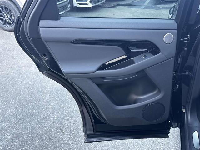 Used 2025 Land Rover Range Rover Evoque Dynamic SE image 10