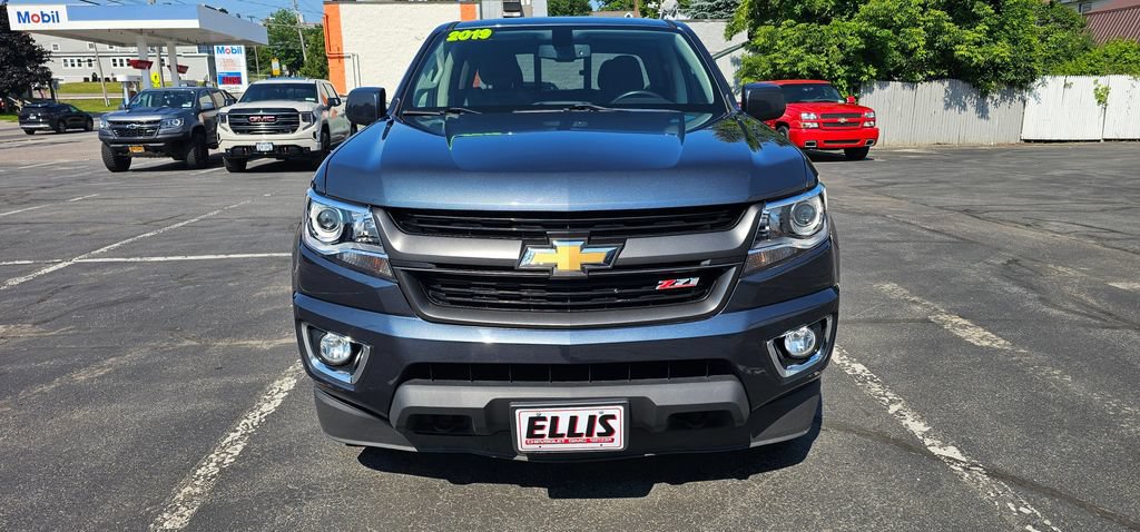 Used 2019 Chevrolet Colorado Z71 AWD/4WD image 2