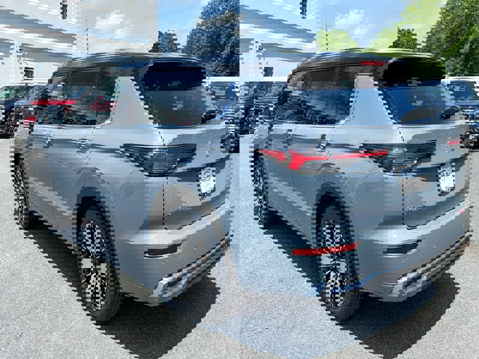 New 2025 Mitsubishi Outlander AWD image 2