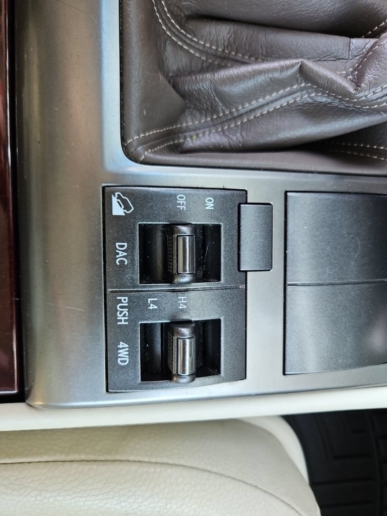 Used 2015 Lexus GX 460 w/ Premium Package AWD/4WD image 20