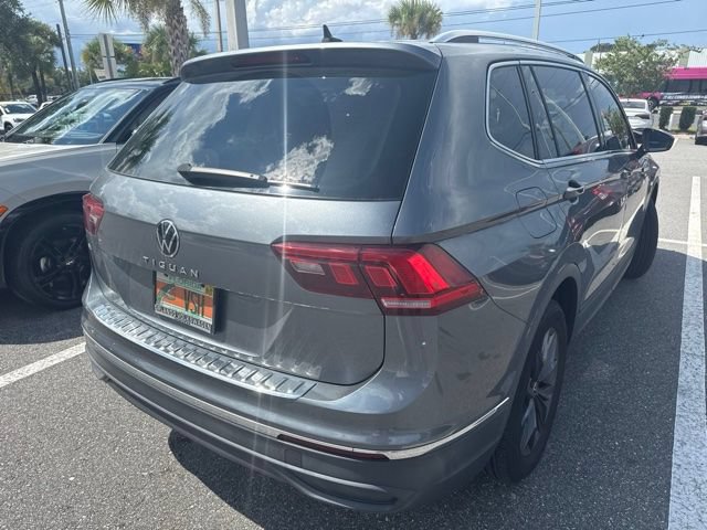 Certified 2023 Volkswagen Tiguan SE w/ Panoramic Sunroof Package FWD image 9
