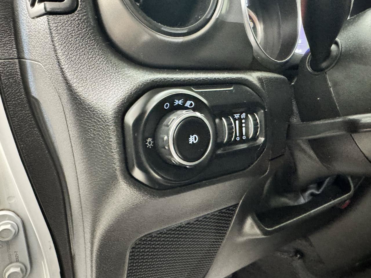 Used 2021 Jeep Wrangler Sport AWD/4WD image 12