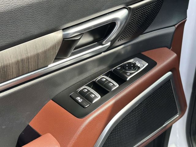 Used 2024 Kia Telluride EX w/ EX Captain's Chair Package image 18