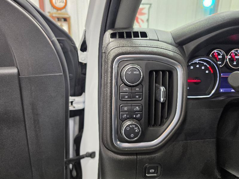 Used 2022 Chevrolet Silverado 1500 RST AWD/4WD image 13