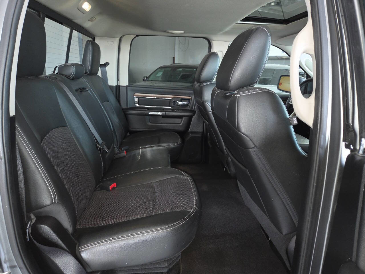 Used 2013 RAM 1500 Laramie w/ Convenience Group AWD/4WD image 27