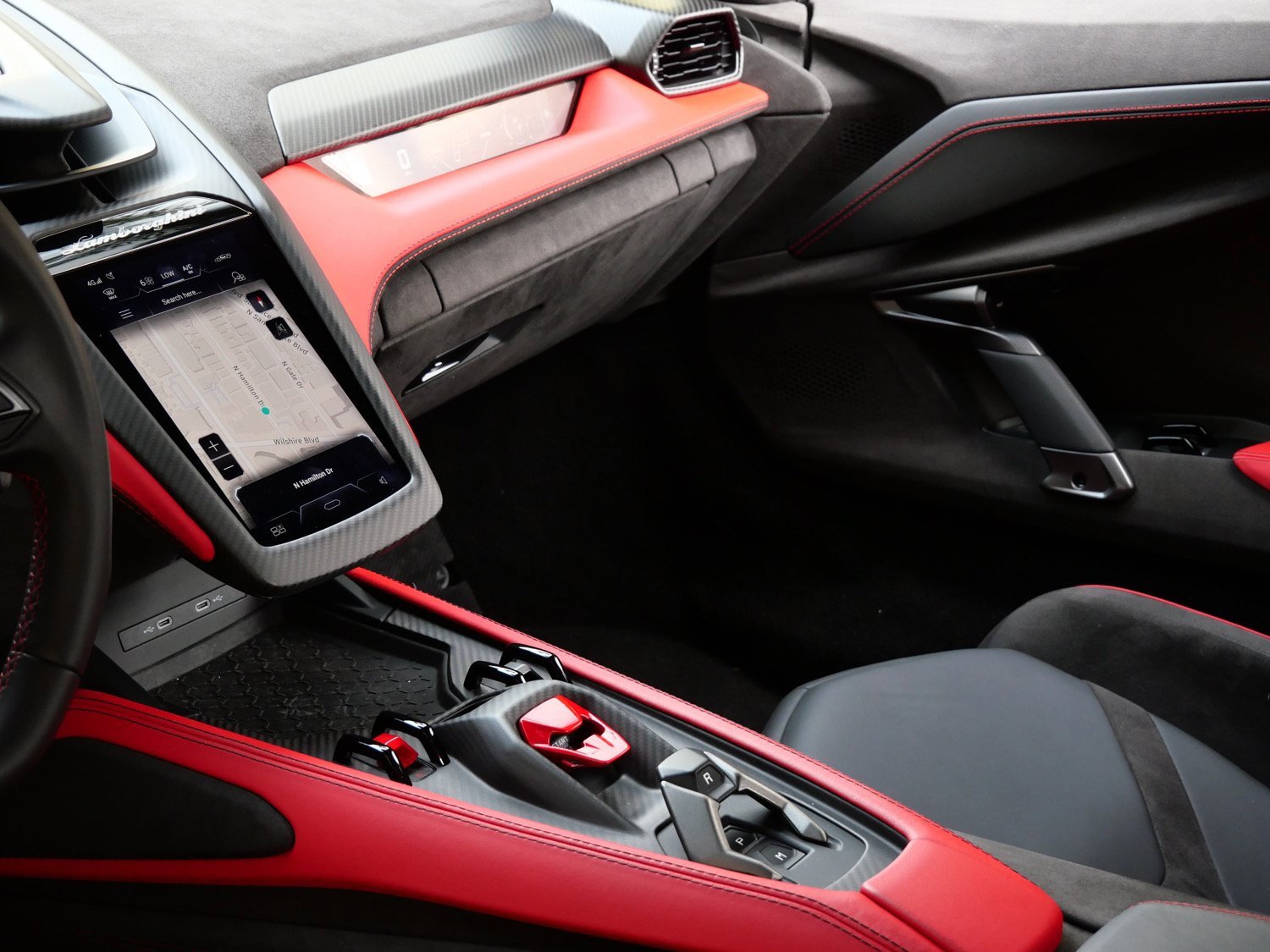 Used 2024 Lamborghini Revuelto image 24