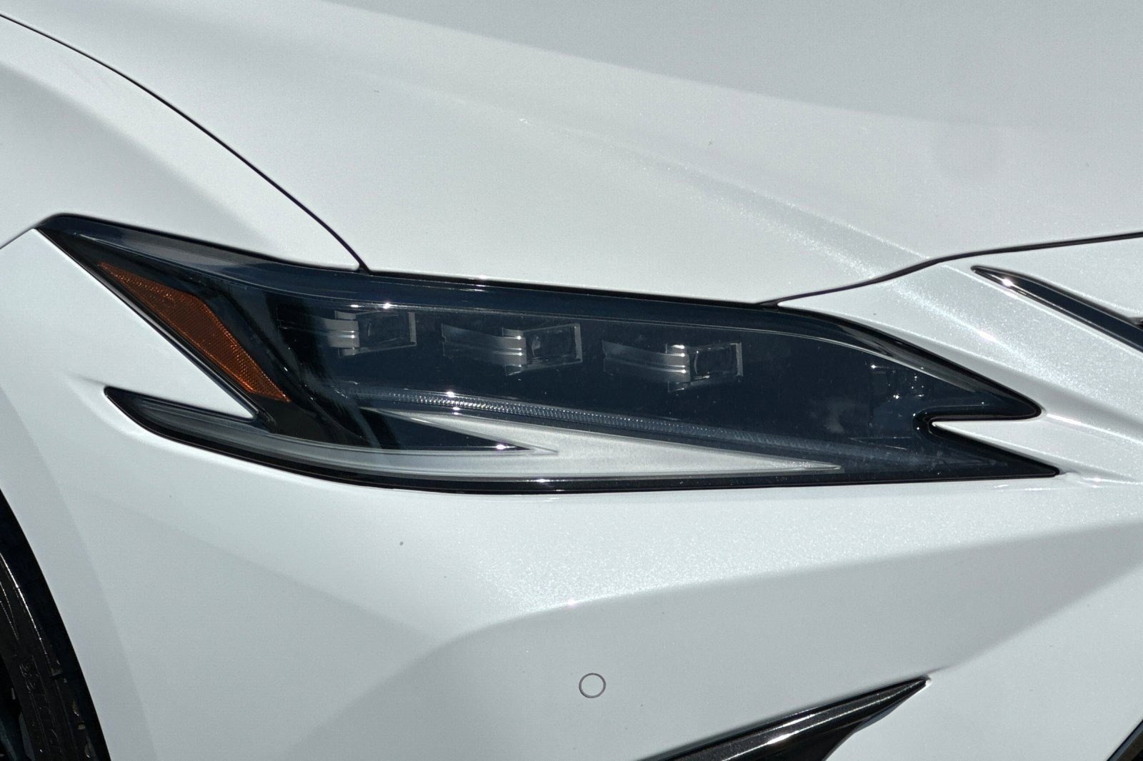 Certified 2022 Lexus ES 300h F Sport FWD image 12