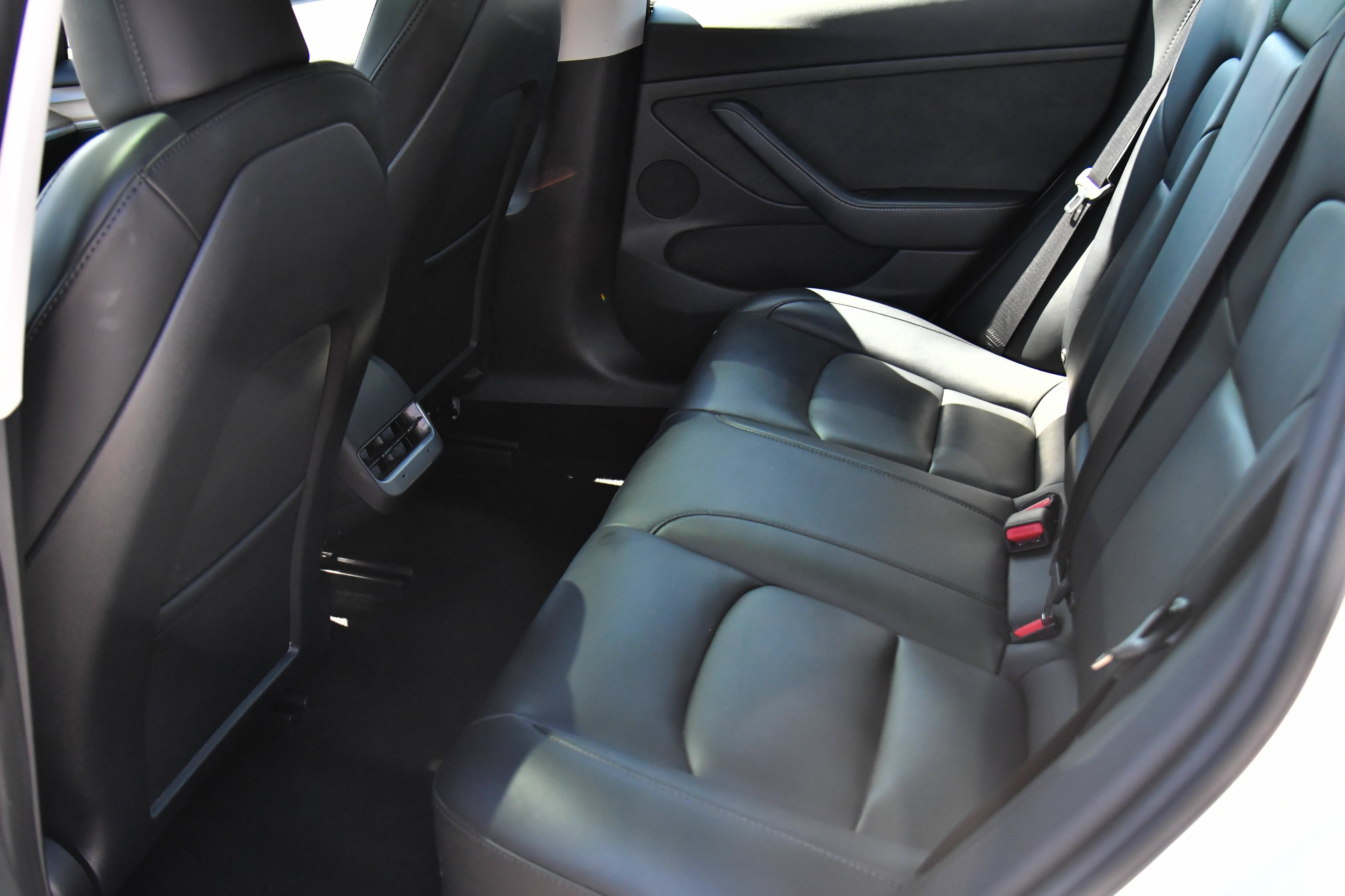 Used 2023 Tesla Model 3 Standard Range RWD image 32