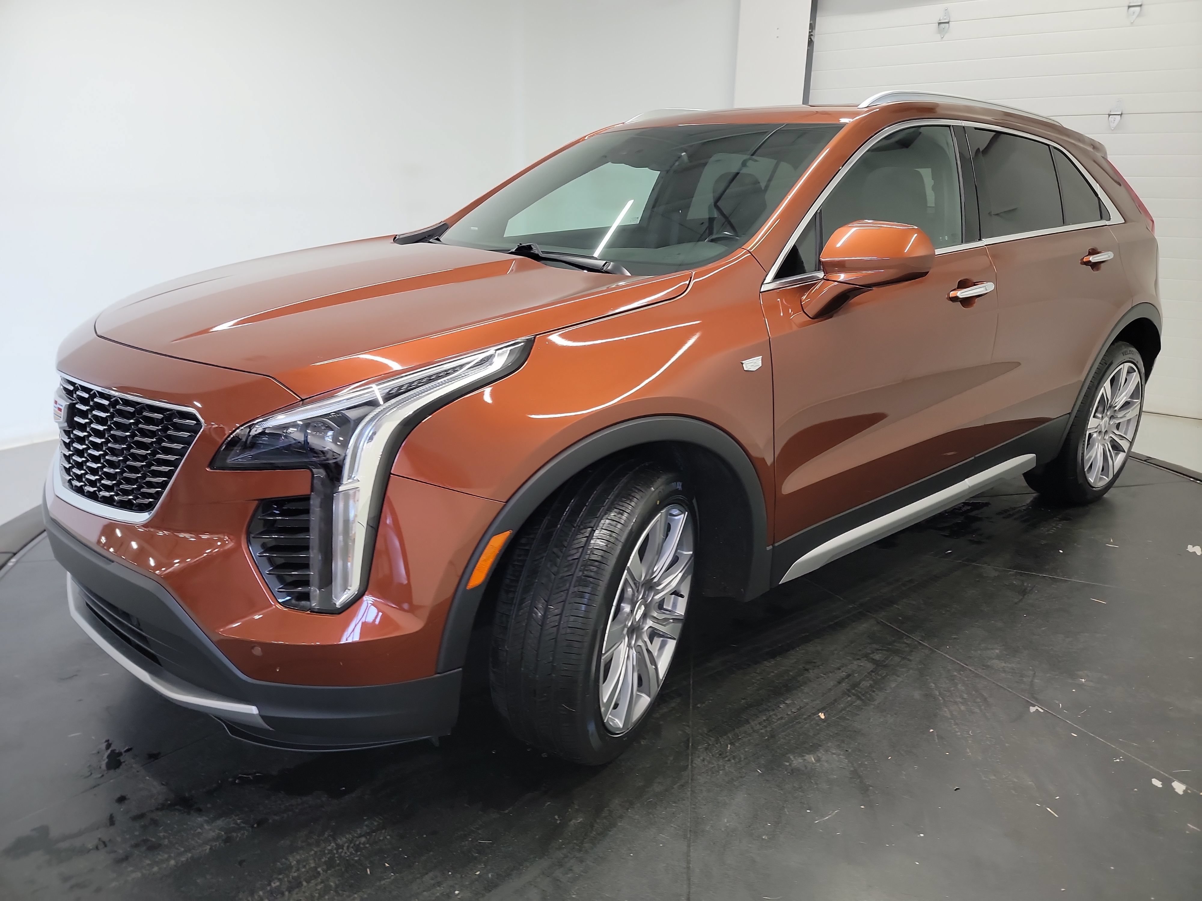 Used 2019 Cadillac XT4 Premium Luxury AWD/4WD image 3