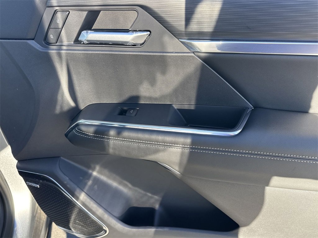 New 2025 GMC Acadia Elevation image 35