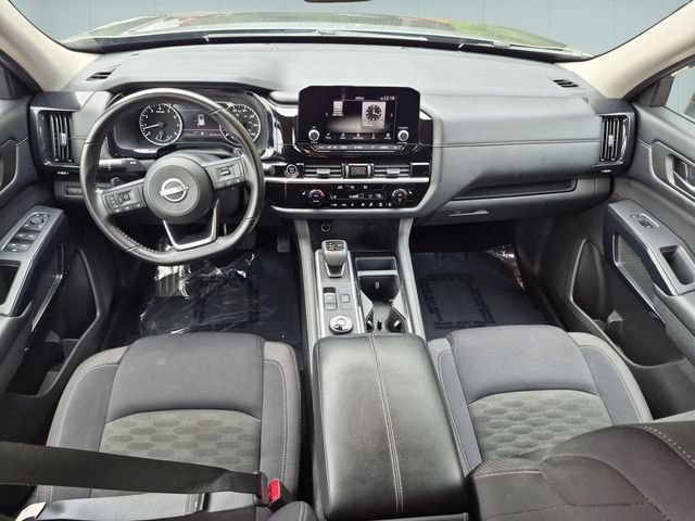 Used 2024 Nissan Pathfinder SV AWD/4WD image 27