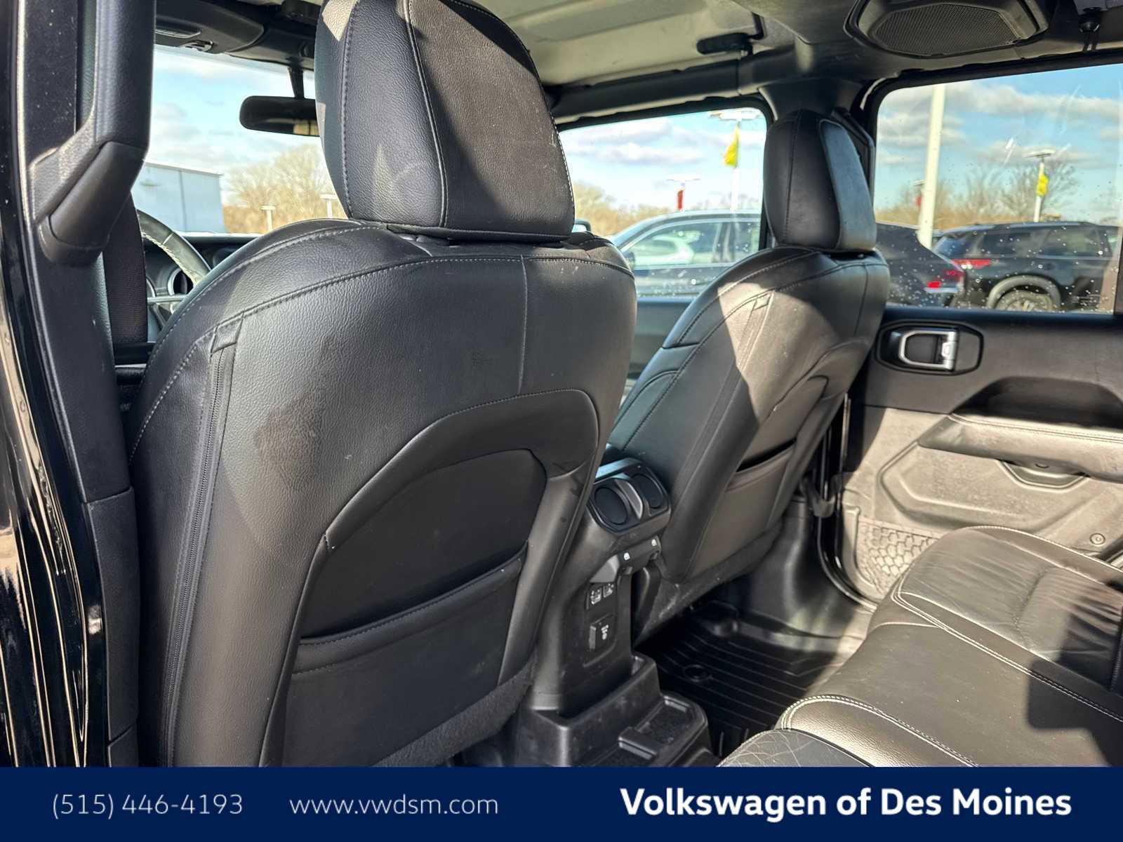 Used 2018 Jeep Wrangler Unlimited Sahara AWD/4WD image 14