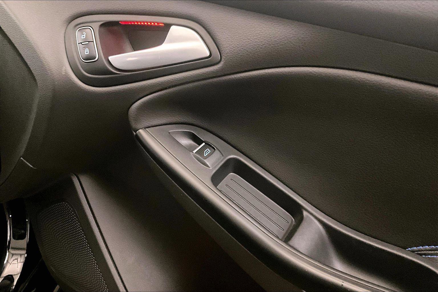 Used 2017 Ford Focus RS image 23