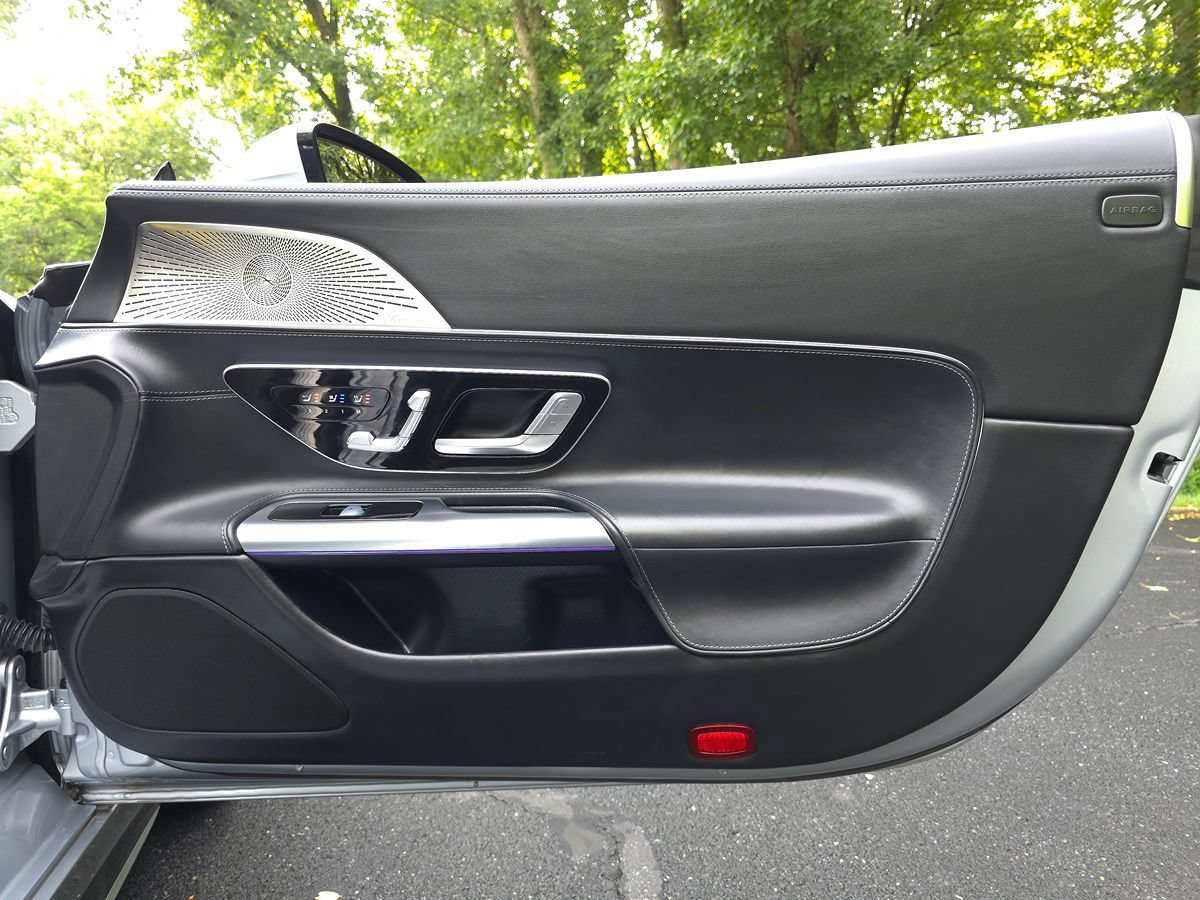 Used 2022 Mercedes-Benz SL 55 AMG 4MATIC image 29