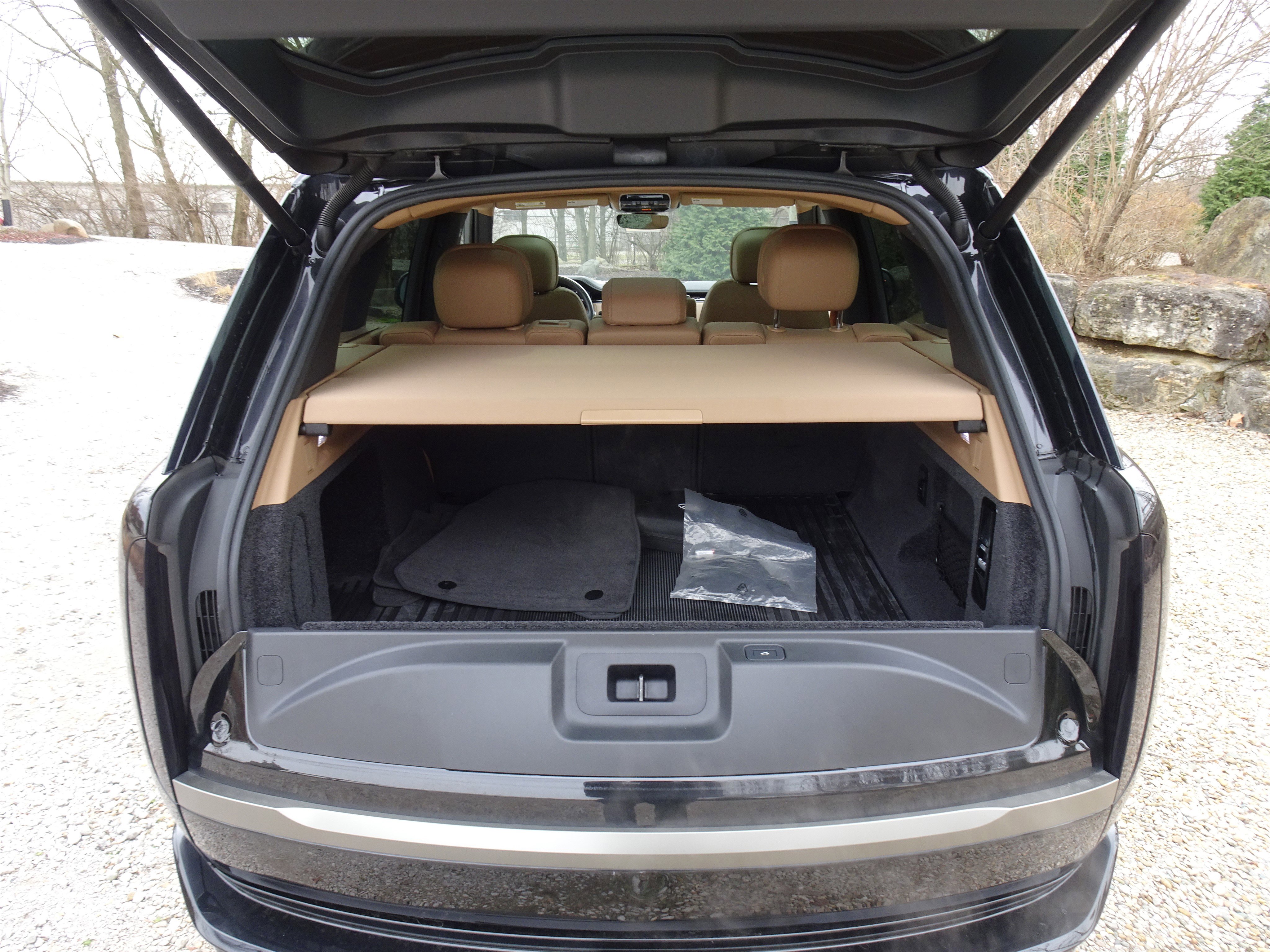 Certified 2024 Land Rover Range Rover SE image 22