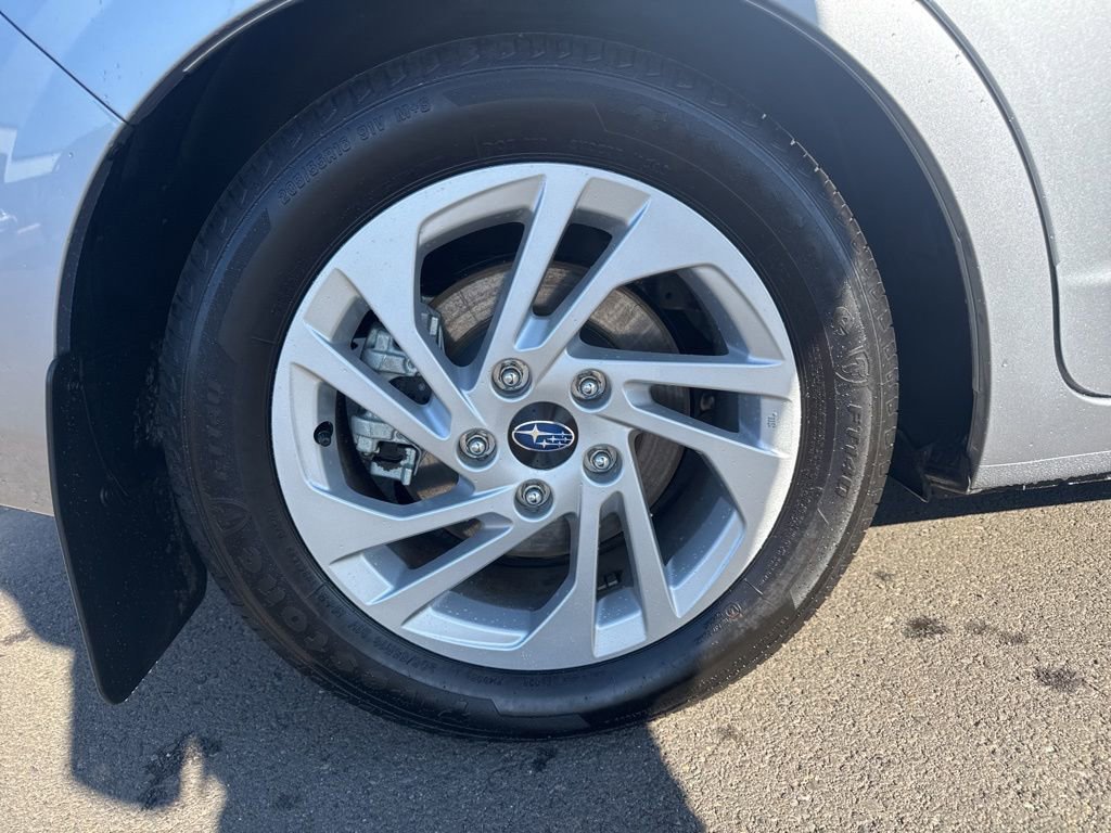 Certified 2025 Subaru Impreza 2.0i image 9