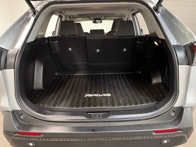 Used 2019 Toyota RAV4 XLE w/ Convenience Package AWD/4WD image 16