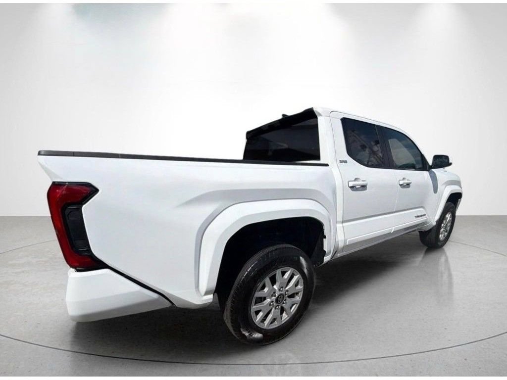 Used 2024 Toyota Tacoma SR5 AWD/4WD image 5