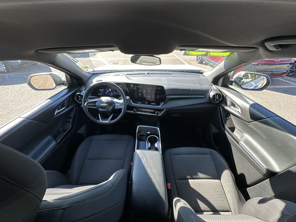 Used 2025 Chevrolet Equinox LT image 18