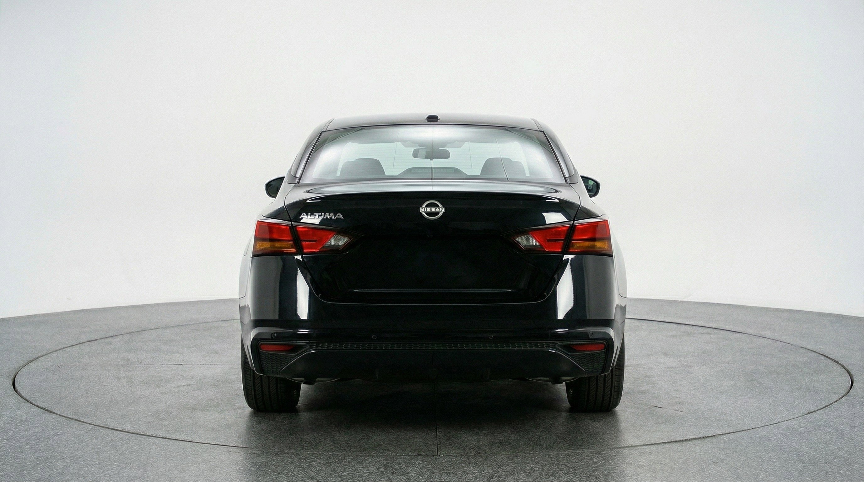Used 2025 Nissan Altima 2.5 SV FWD image 7