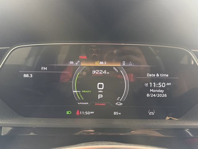 Used 2022 Audi e-tron Premium Plus AWD/4WD image 10