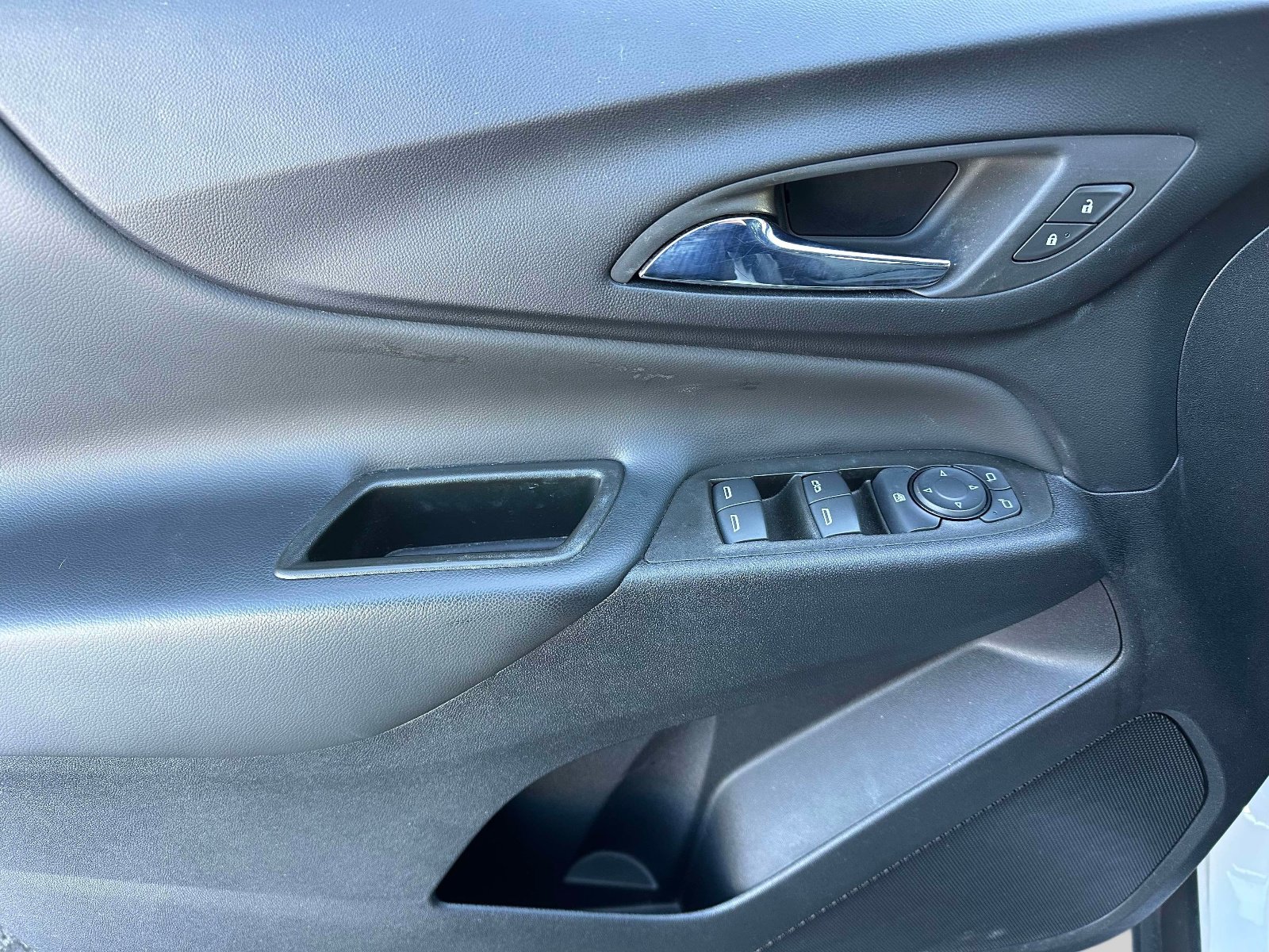 Used 2023 Chevrolet Equinox LT image 16