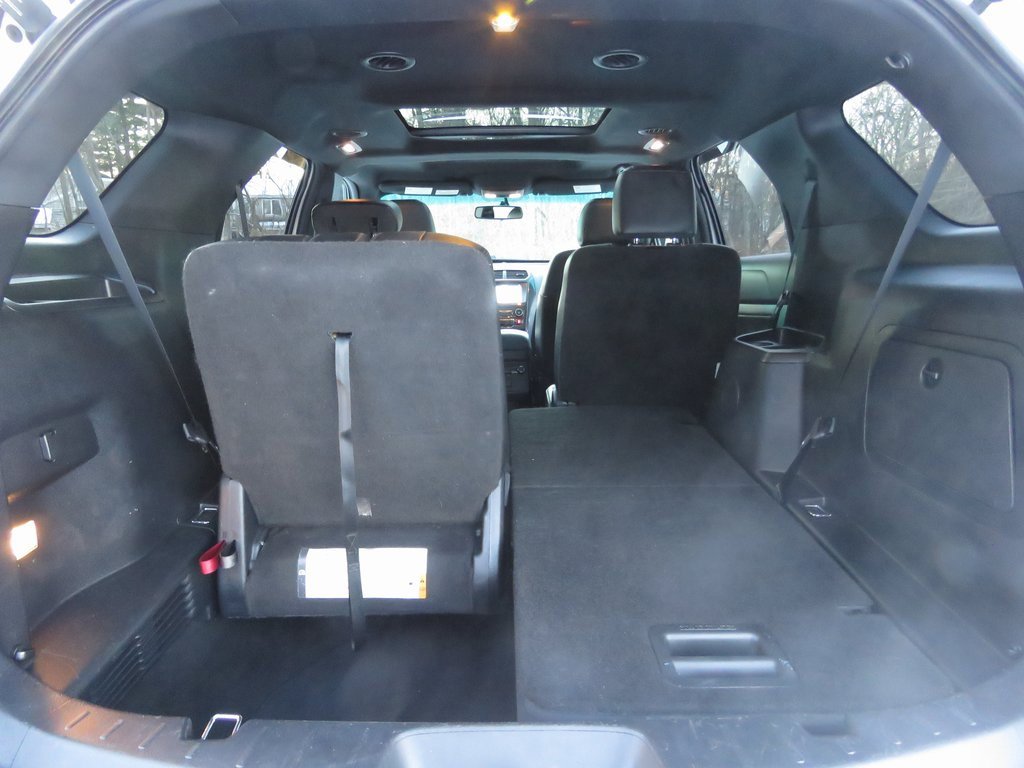 Used 2017 Ford Explorer XLT w/ Equipment Group 202A image 18