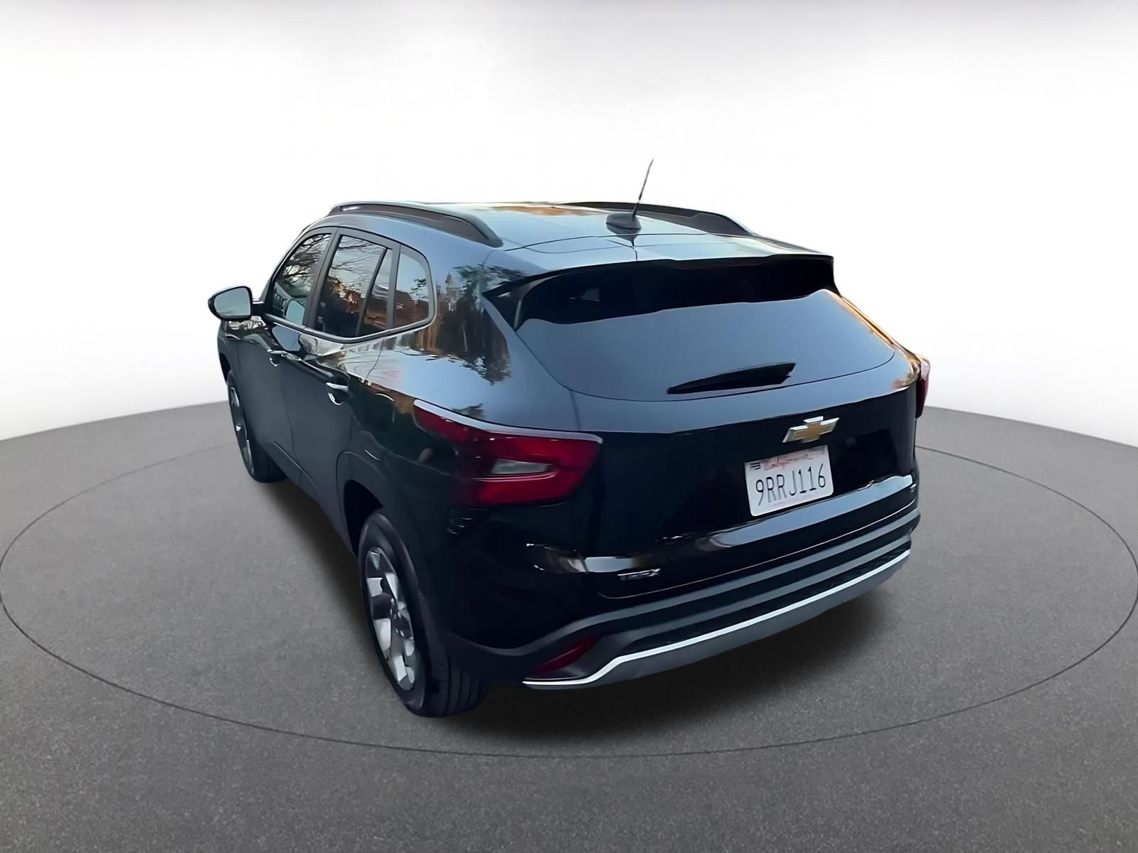 Used 2025 Chevrolet Trax LT image 12