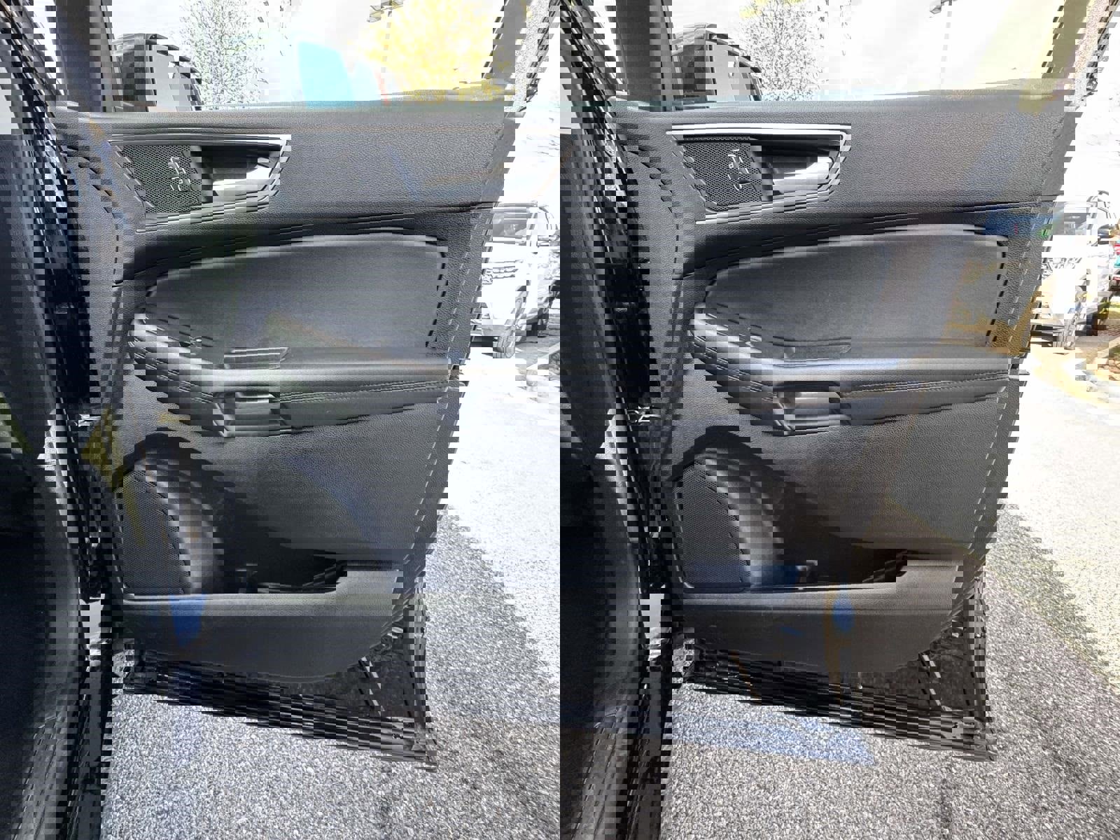 Used 2024 Ford Edge SEL image 8