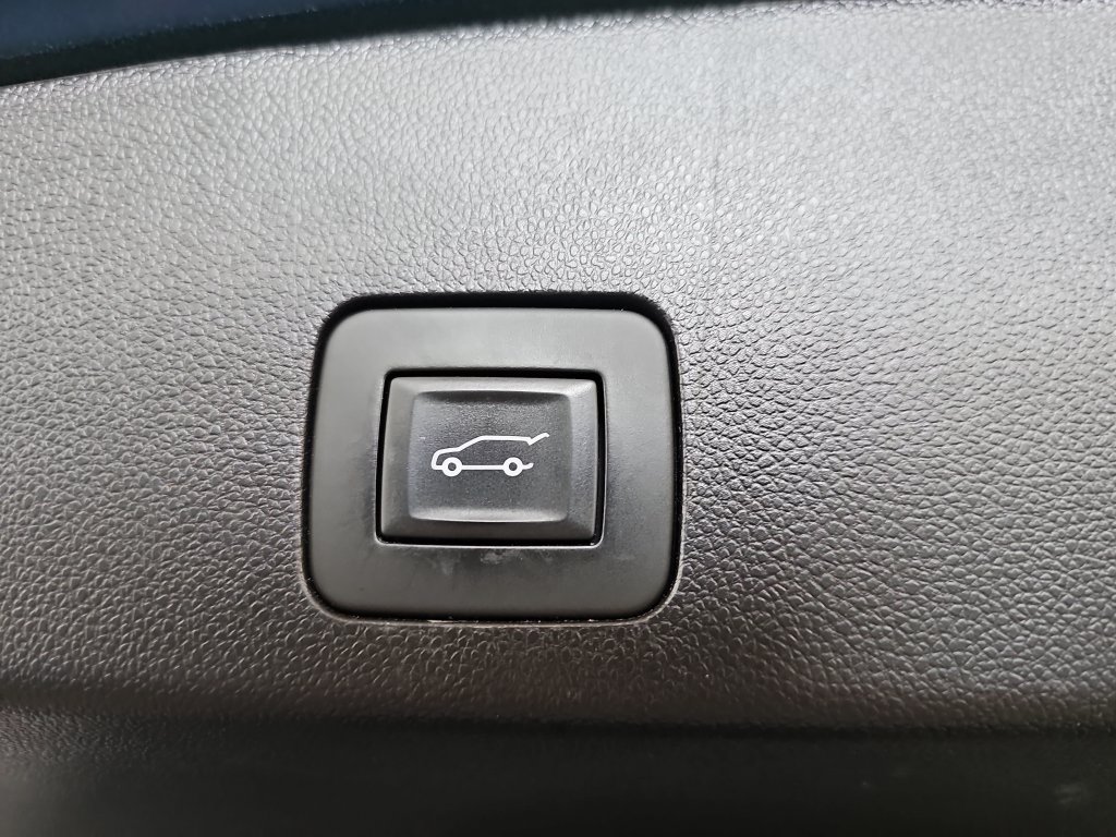 Certified 2023 Buick Encore GX Essence w/ Experience Buick Package FWD image 17