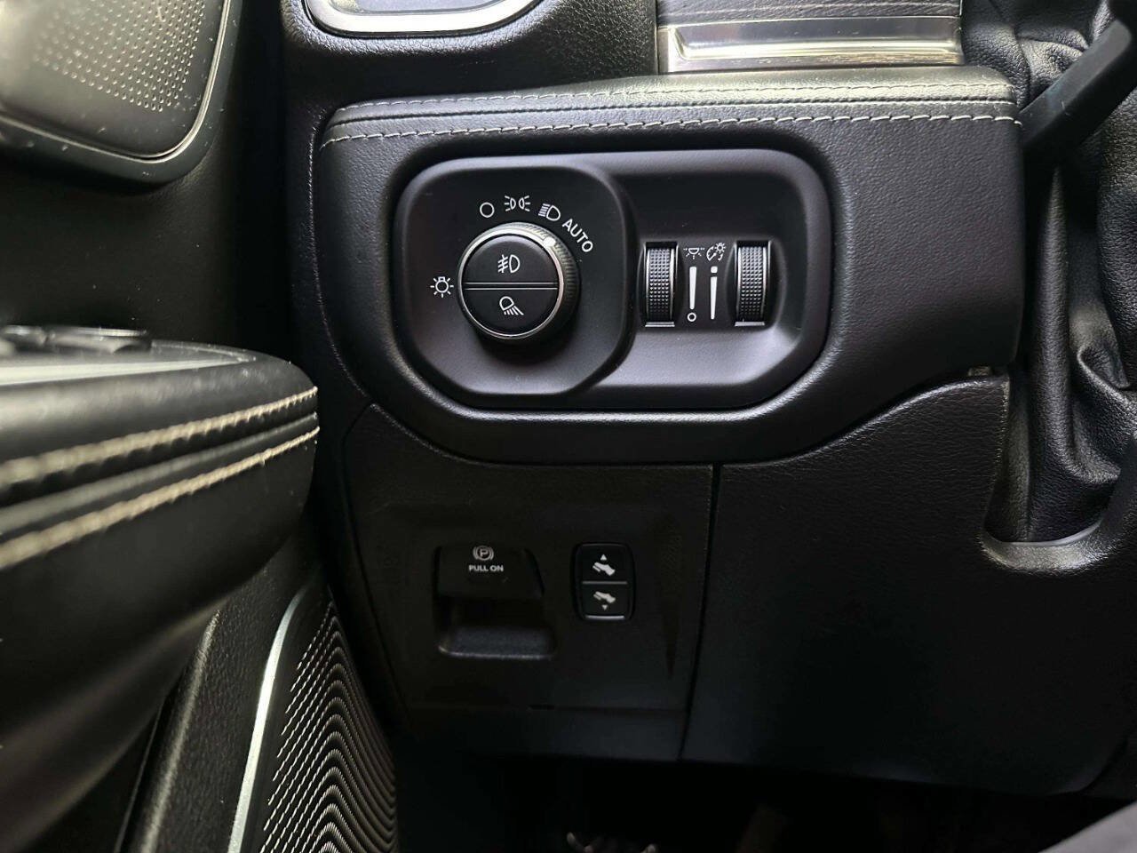 Used 2019 RAM 1500 Limited AWD/4WD image 34