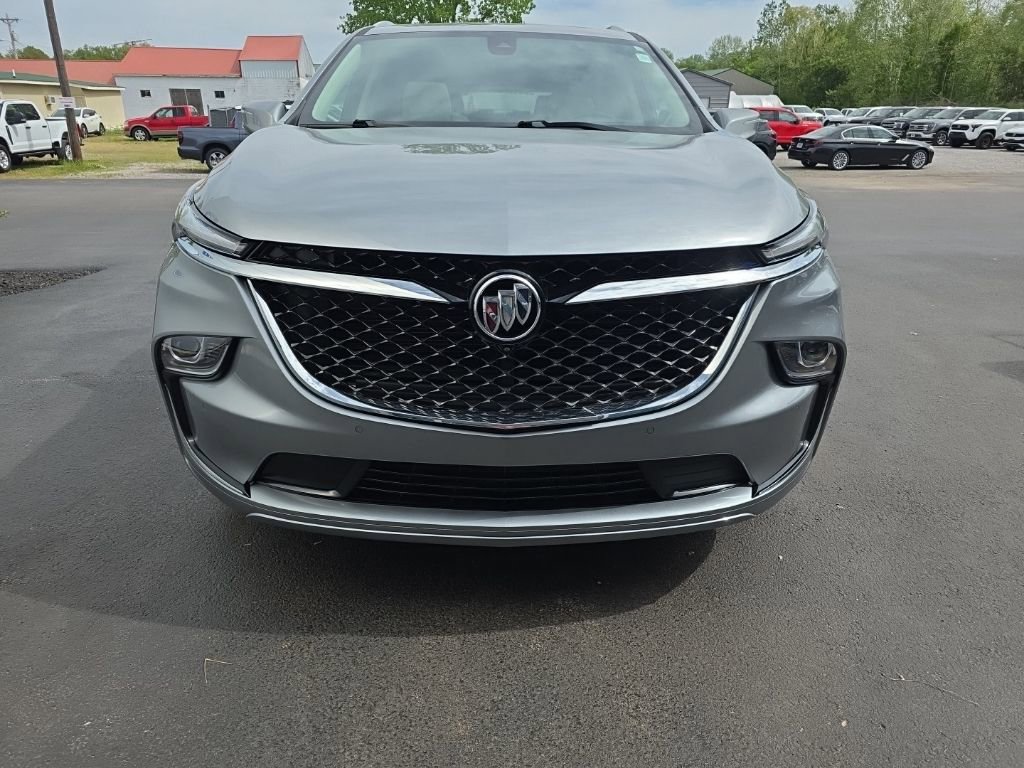 Used 2023 Buick Enclave Avenir FWD image 4